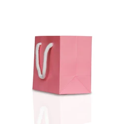 China manufacturer luxury black kraft paper shopping bag with handle