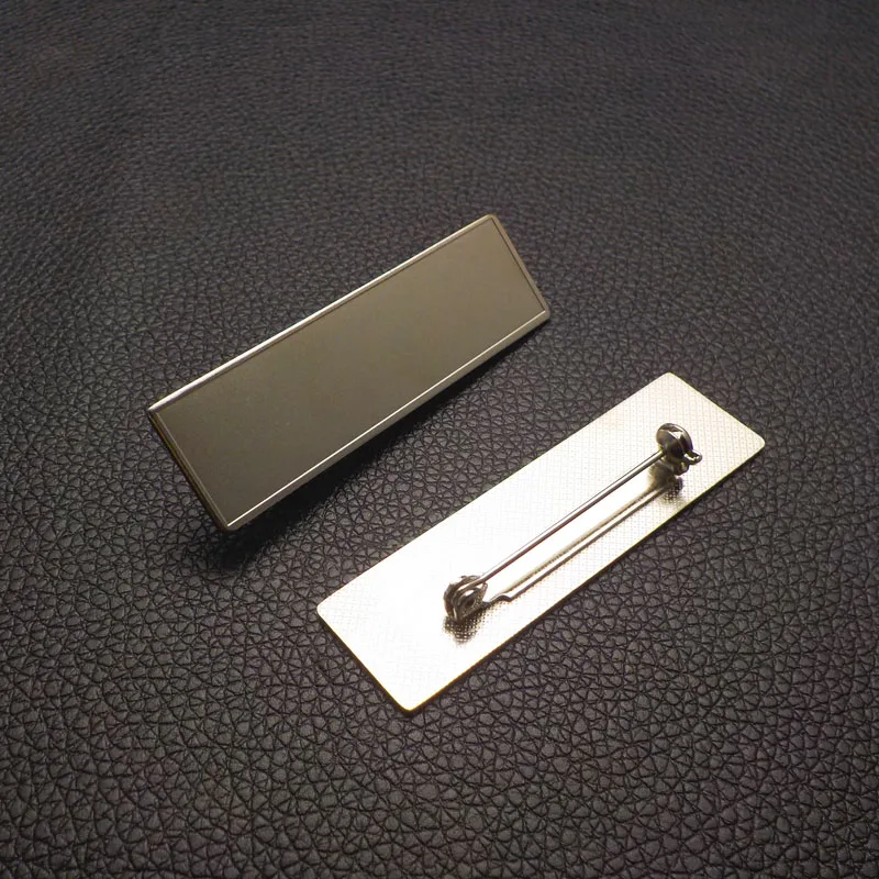 
 Прямая поставка с завода, посеребренный бейдж с именем без рисунка, с защитными булавками, оптовая продажа  