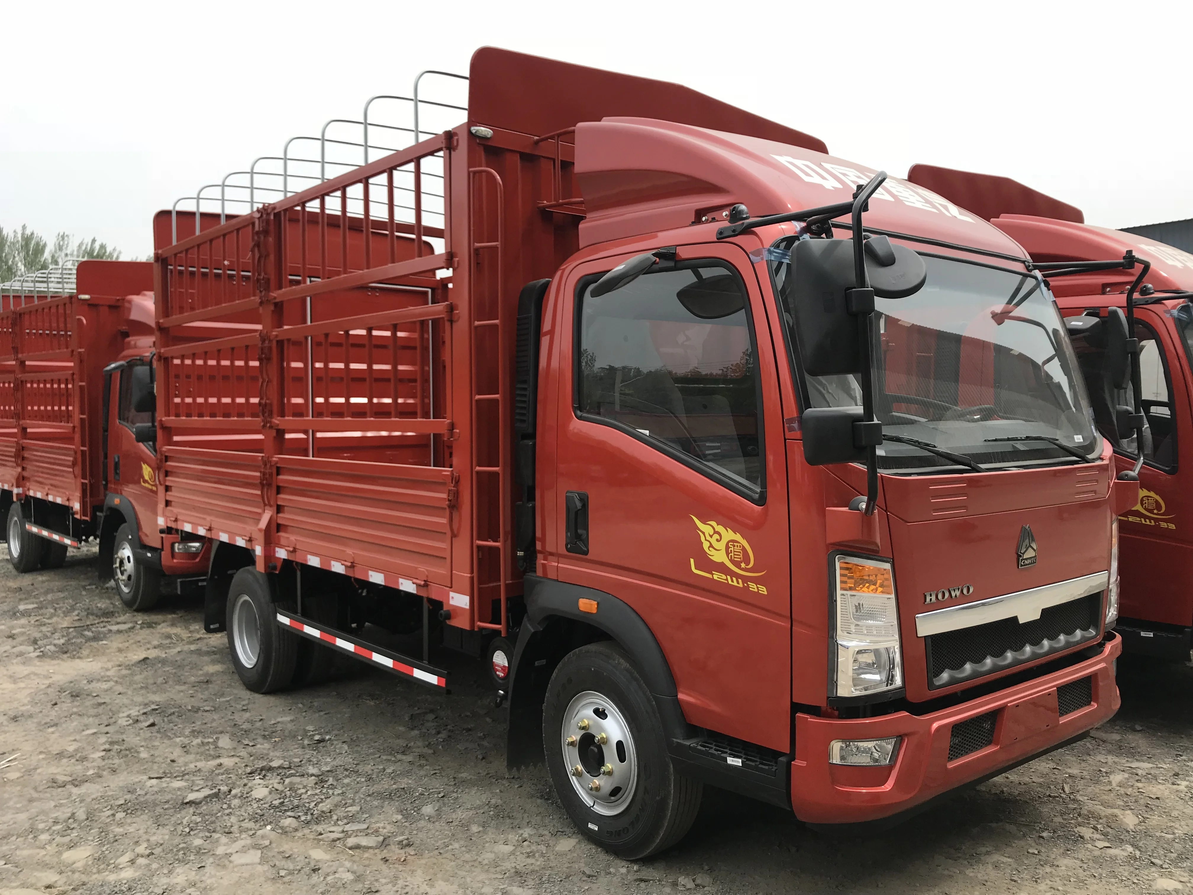 Sinotruk Howo 4*2 4 ton Stake/fence Cargo van Truck