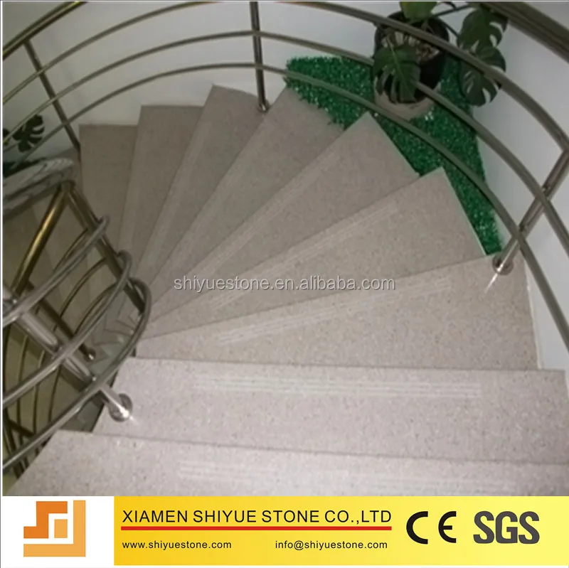 Уличные каменные ступеньки, гранитные лестницы