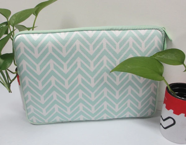 cheap reversible neoprene laptop/computer sleeves/bags