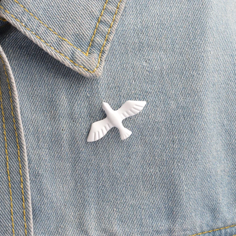 QIHE Bird Pins Bird Brooch Fashion Jewelry Wholesale Drmetalipping Brooch Pin Decoration Peace Dove Pin Peace Pigeon White Alloy