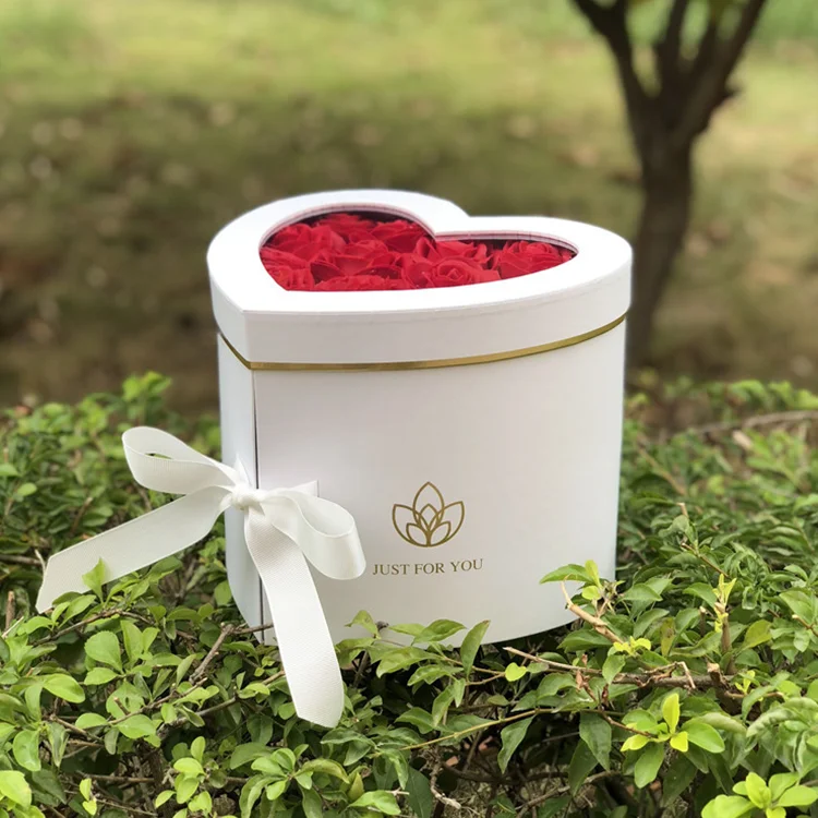 Двухслойная вращающаяся коробка в форме сердца для упаковки цветов на День святого Валентина