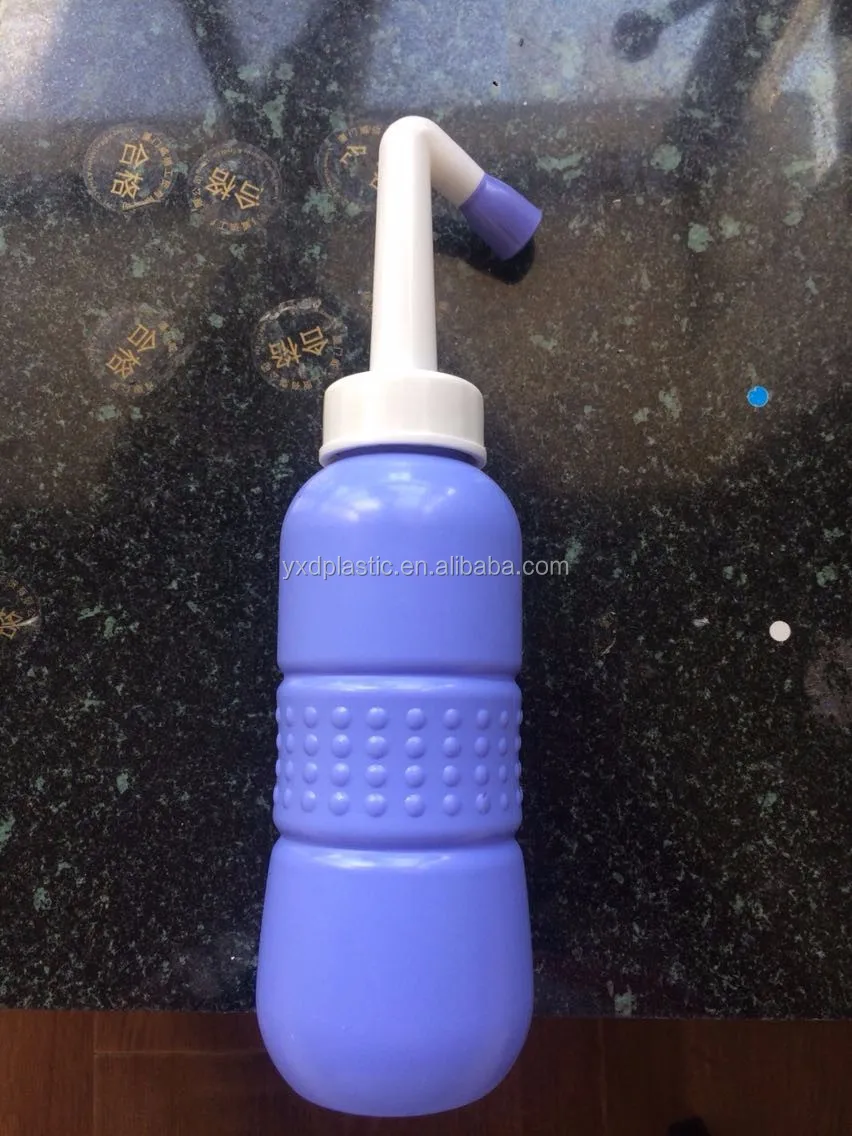 Mobile portable bidet for woman