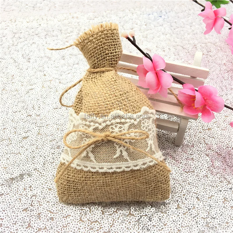 2017 new wedding bridal shower favor rustic Natural small hessian Jute Burlap lace Candy Gift Bag pouch Sack