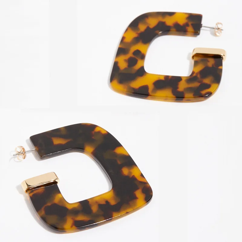 European and American hot wholesale huge C shaped hoop earrings, split resin and tortoiseshell jewelry for women.