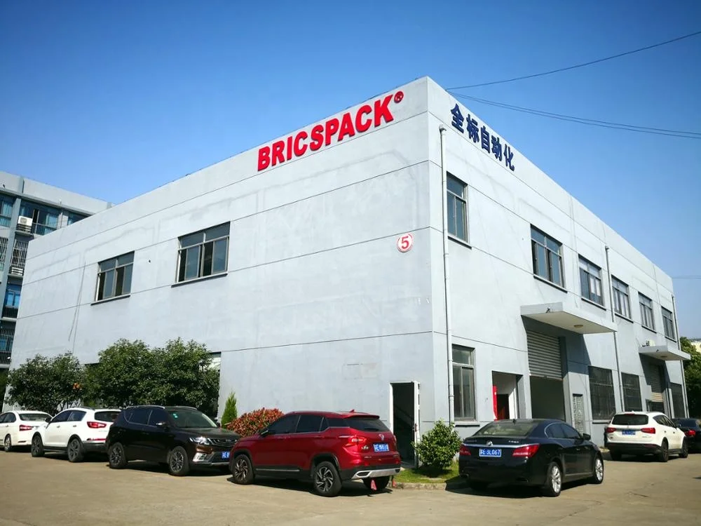 Self adhesive sticker labeling machine for round bottles