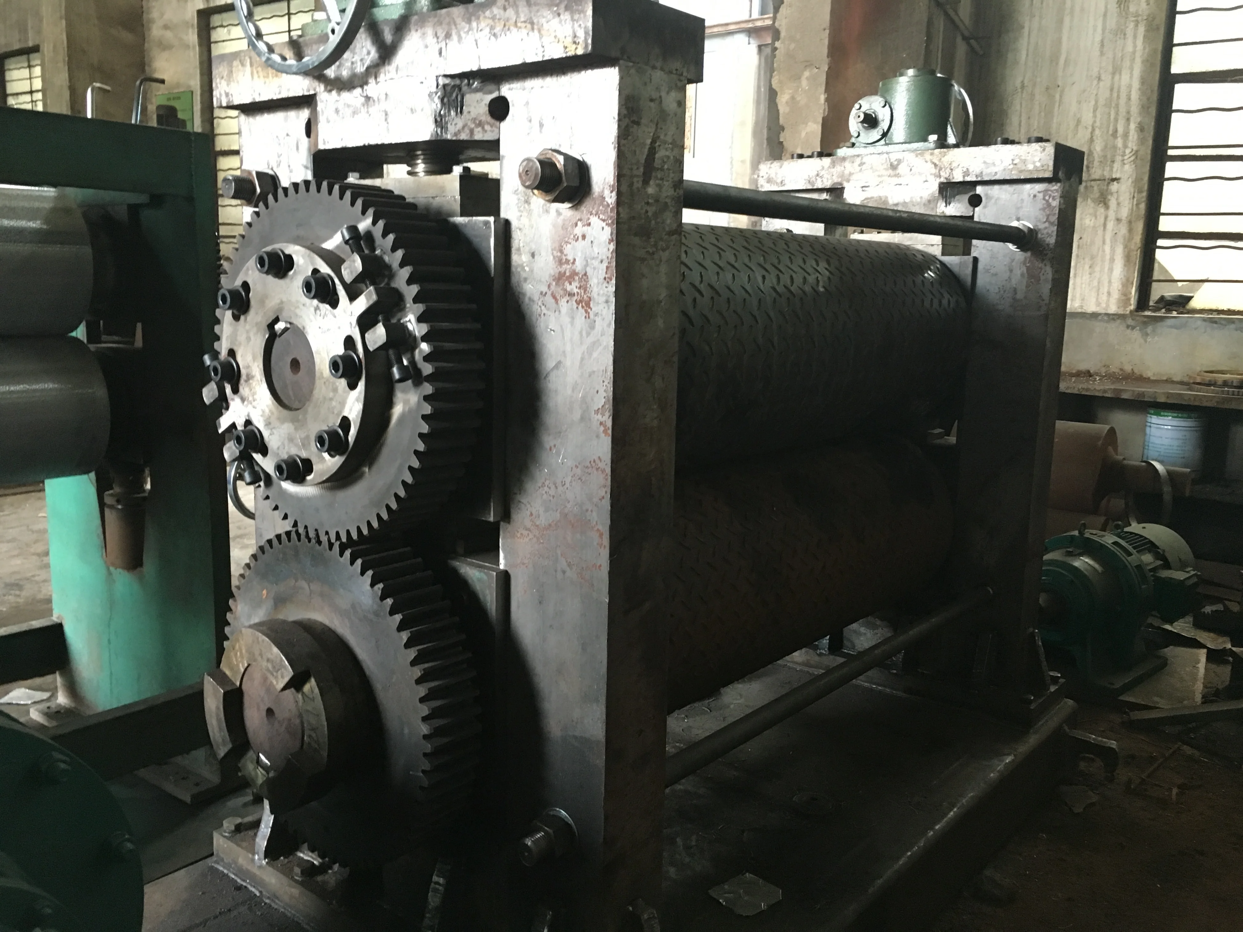 China Automatic Customized Checkered Plate Embossing Machine Manufacturer