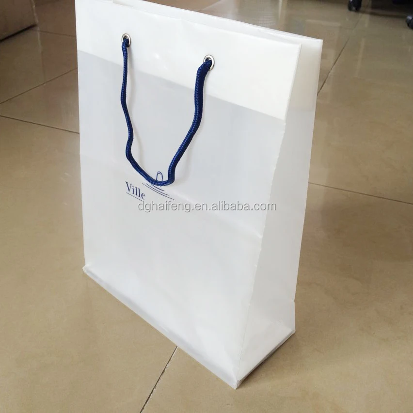 Rope handle bag HDPE material plastic gift bag cardboard bottom rope carry bag