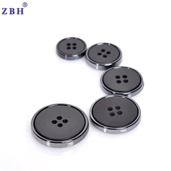 Мужская черная плоская кнопка с 4 отверстиями