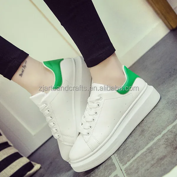 2016 wholesale fashion flat slip-on casual PU white shoes women