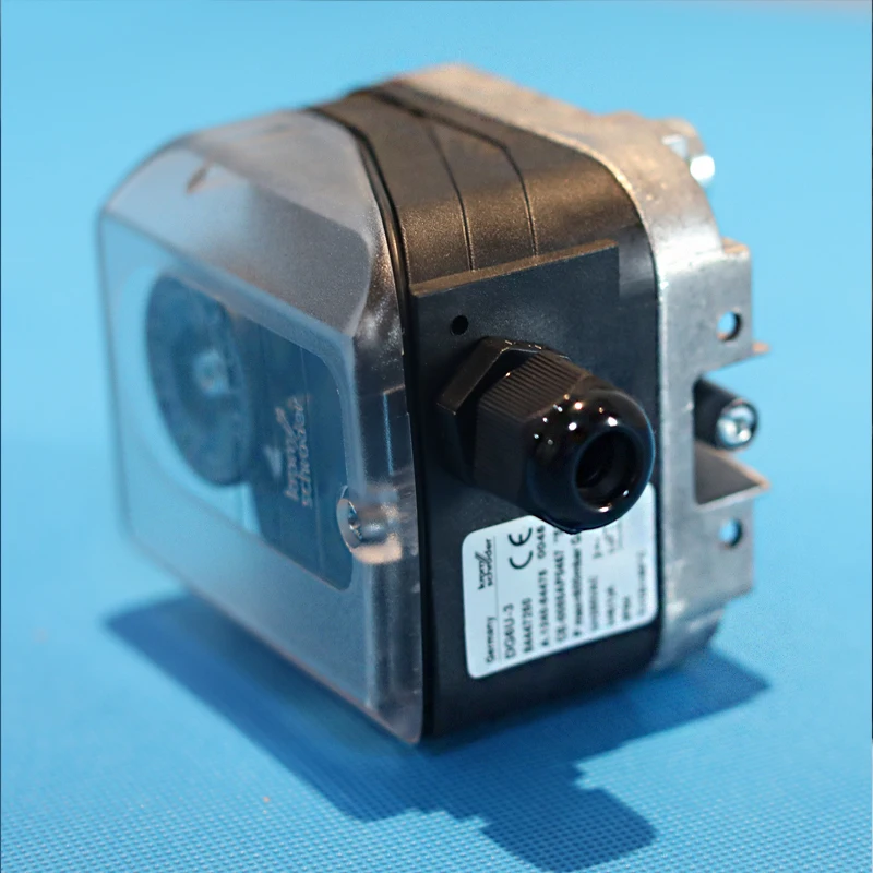 
Gas air pressure switch for detecting pressure 