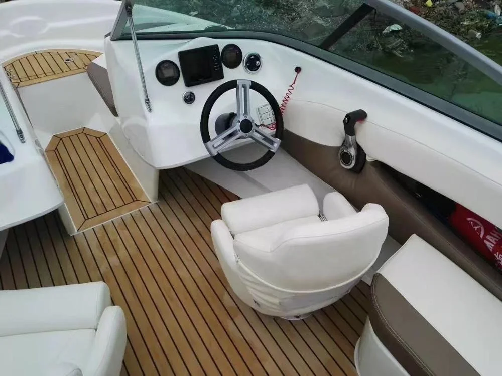 Speed550 bowride boat
