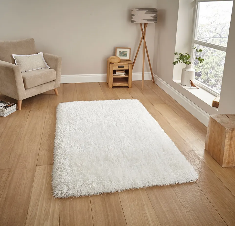 Low price storage plain white 100% polyester silk bedroom use shaggy carpet
