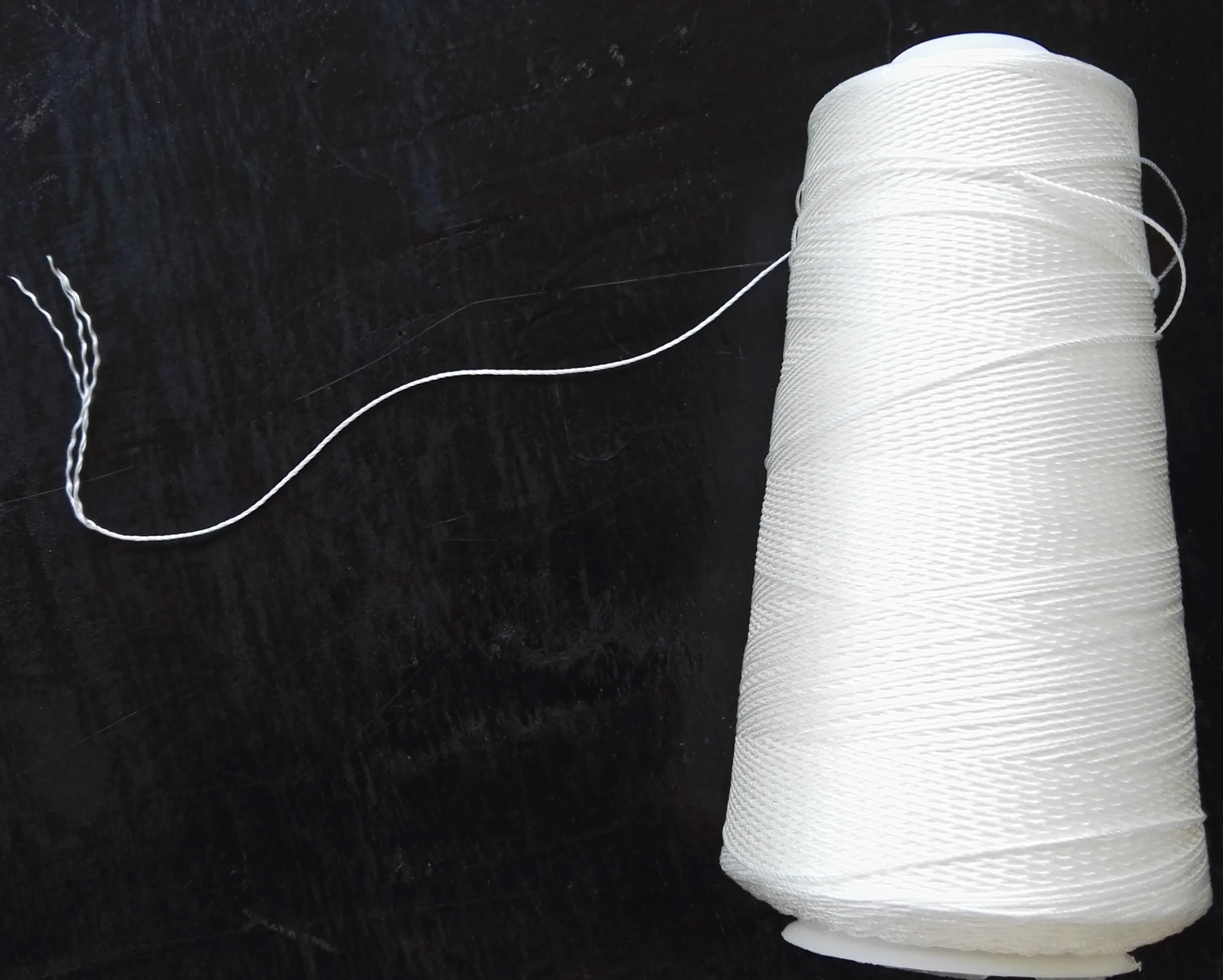 
20/22D 100% raw silk yarn for machine and hand sewing work 