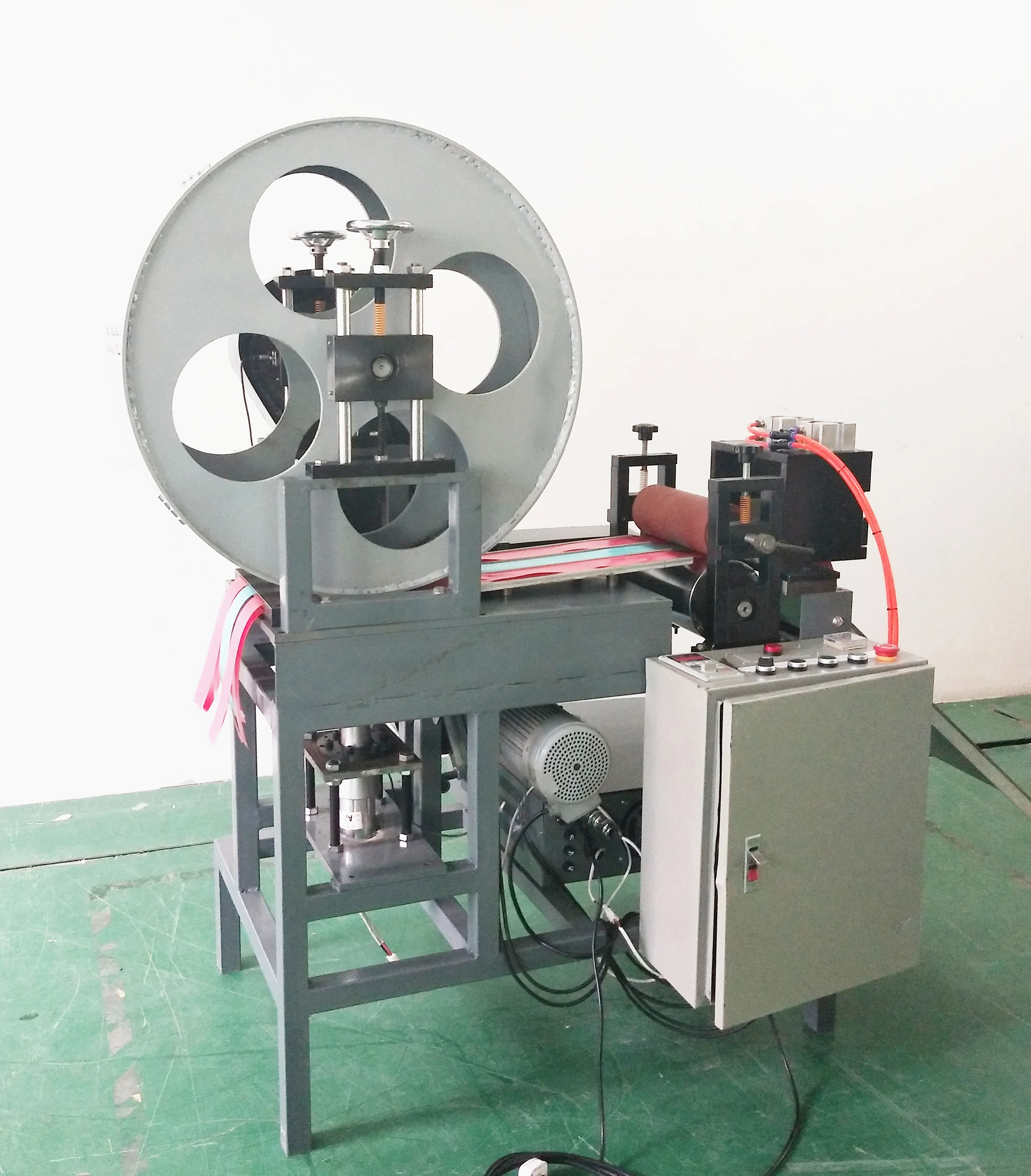 
High Quality Ultrasonic Butterfly Pull Bow Machine Lace Ribbon Pull Bow Machine 