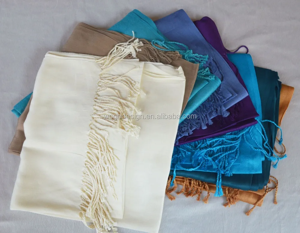 Classic UK beautiful popular hijabs factory wholesale ladies plain solid viscose scarfs pashmina with 41colors available stock