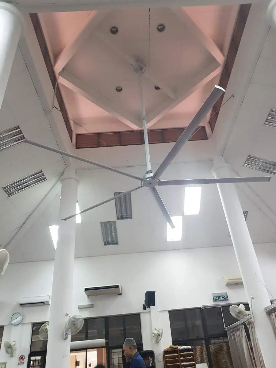 Потолочный вентилятор 24 фута HVLS от производителя Guangzhou