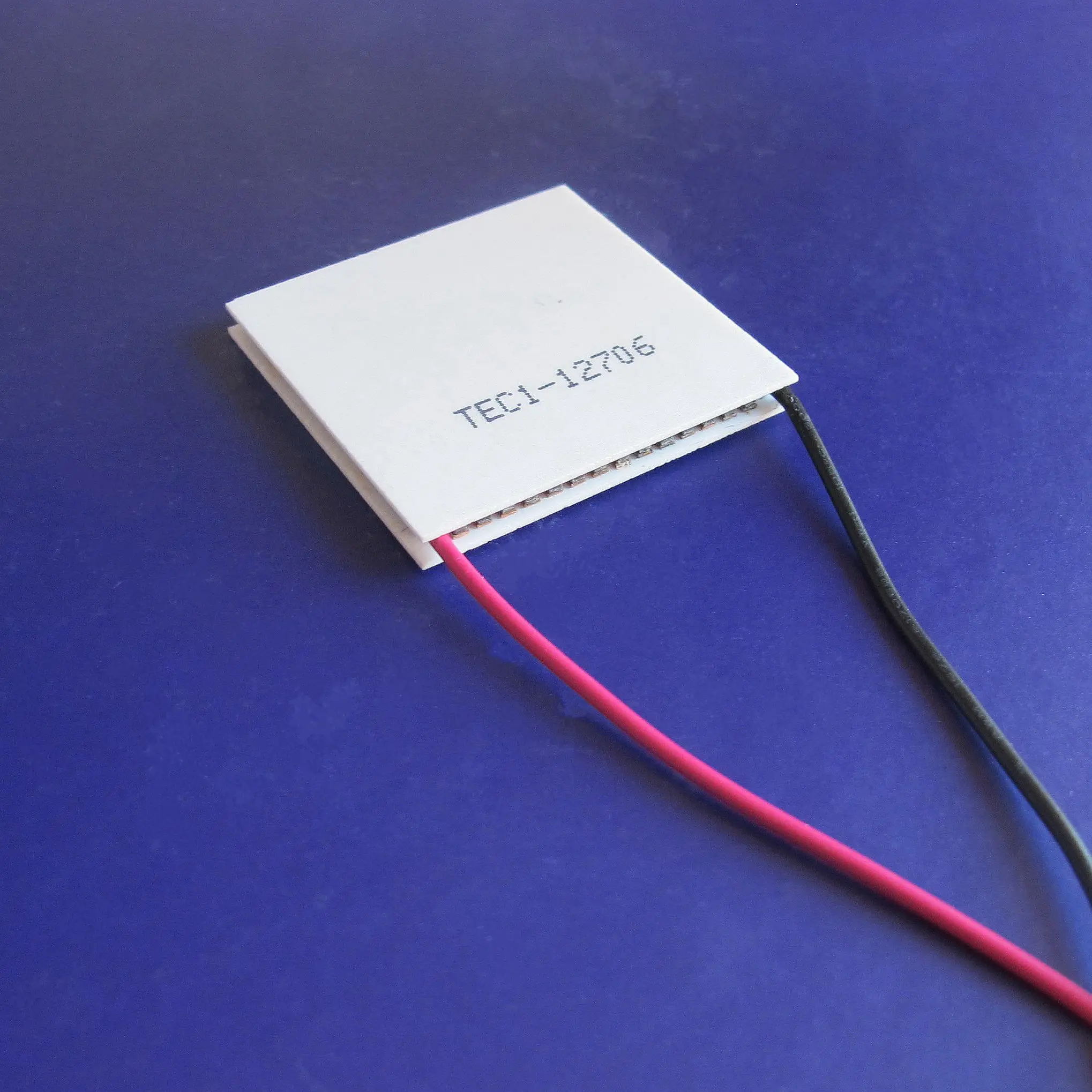 TEC1-12706 модуля Пельтье 40*40 мм 12V 63 Вт Термоэлектрический охладитель