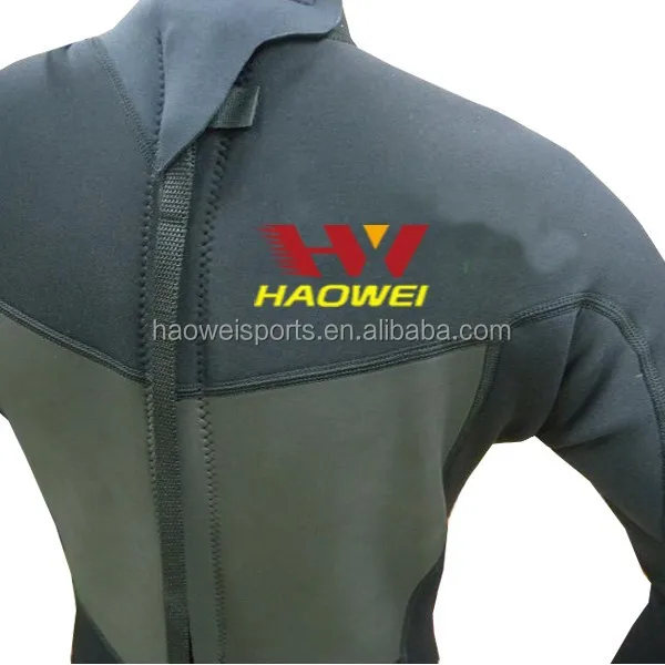
3mm mens wetsuit with skin neoprene in chest and back 
