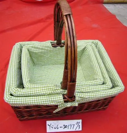 
willow basket with fabric 