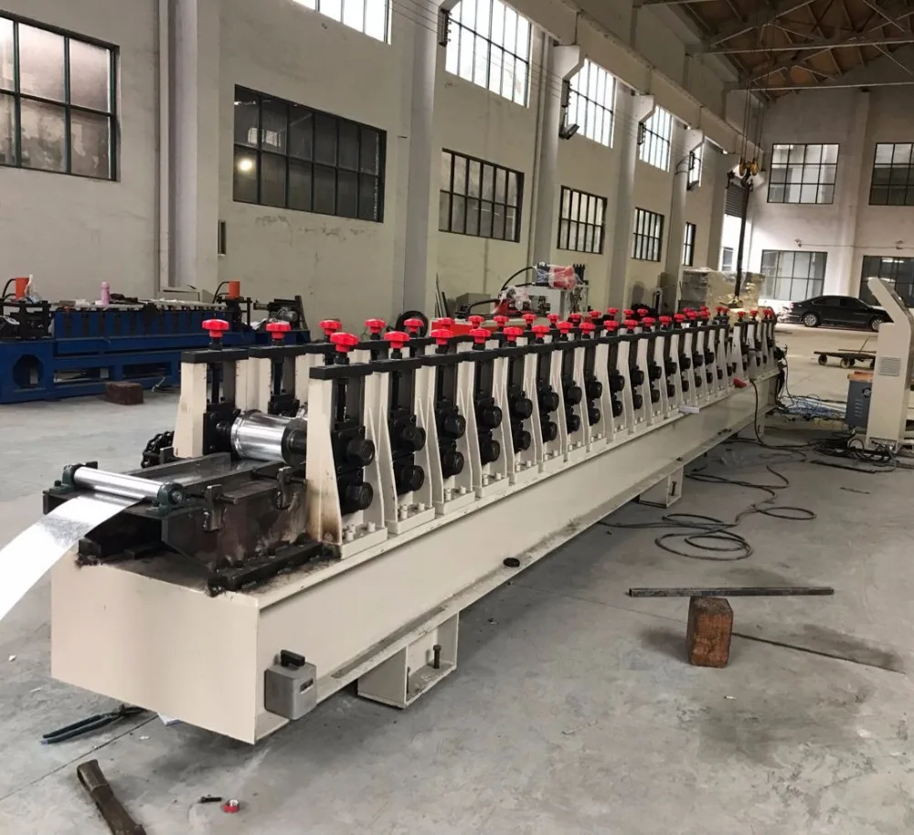 Оборудование для производства металлических стеллажей складов