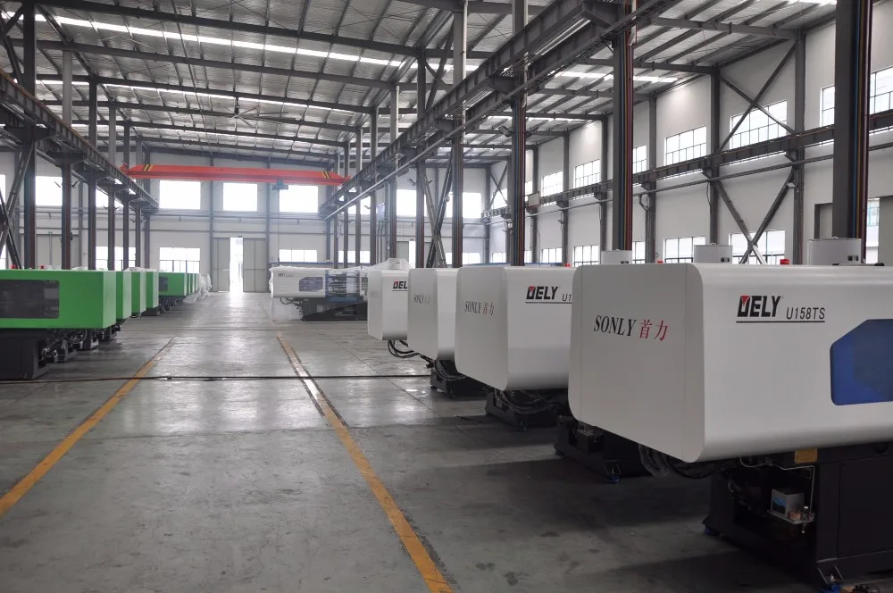 Plastic Injection Molding Machine 700ton