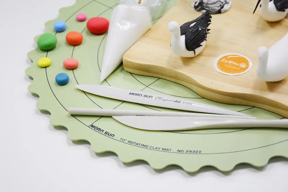 Amazon wholesale Taiwan supply Authenticated Anti-Slip eco friendly PP Rotary Craft Rotating Cutting Mat with Food-Grade Ink