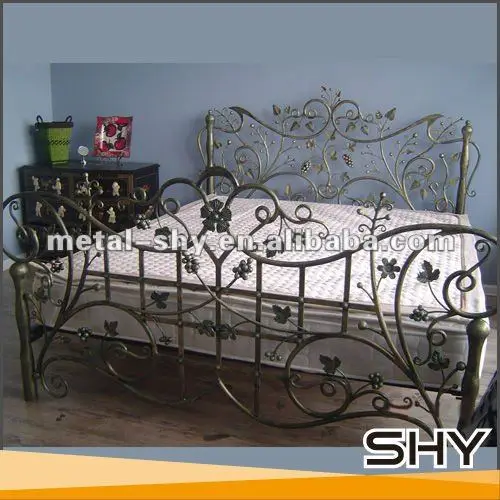 
antique wrought iron cast iron bed furniture for sale  (356912170)