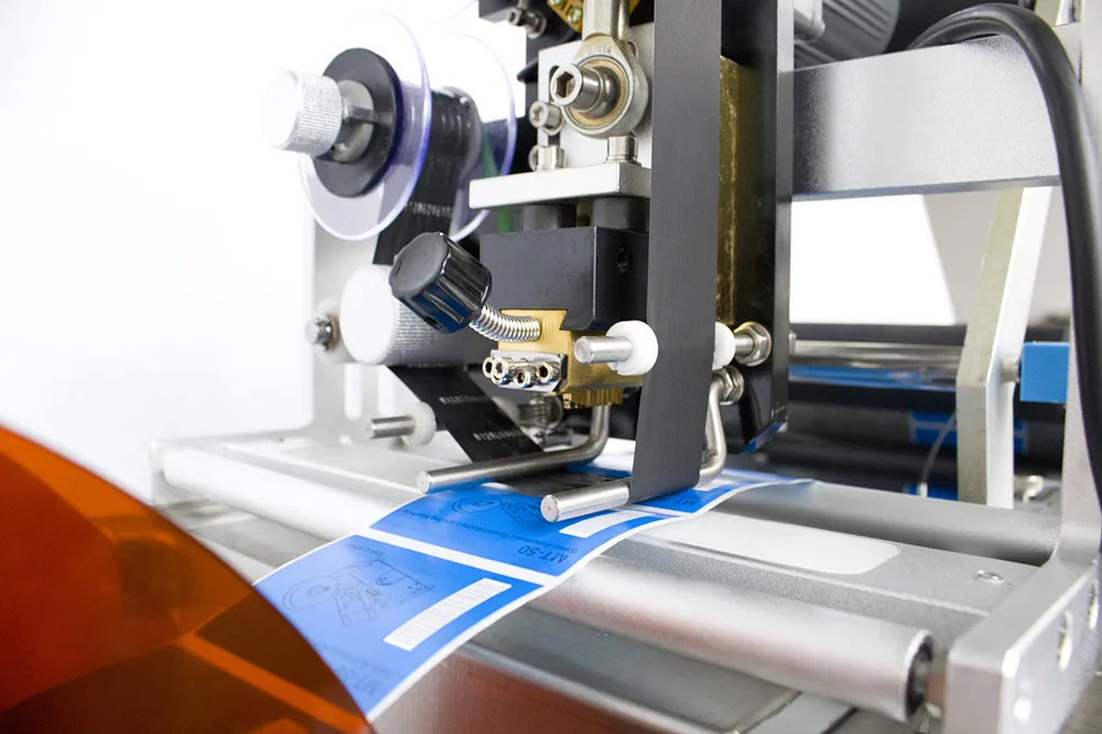 MT-50C Round Bottle Sticker Labeling Machine Adhesive Sticker Waterproof Metal Bottled Lianyuan