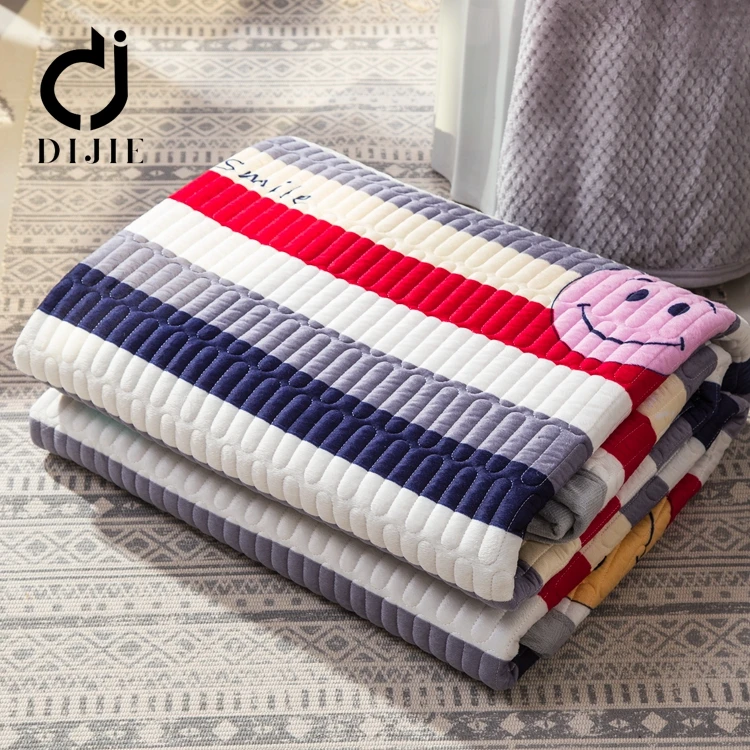 Поставщиков Китай 100% полиэстер детские товары ваш собственный дизайн производитель одеяло