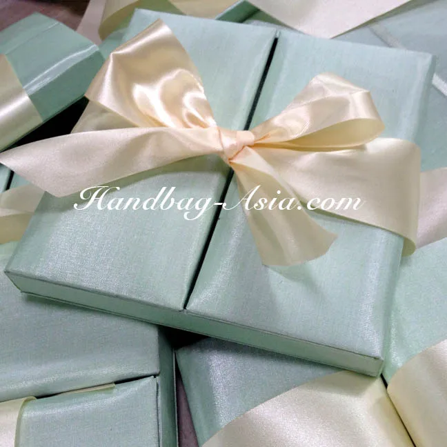LUXURY WEDDING INVITATION BOXES