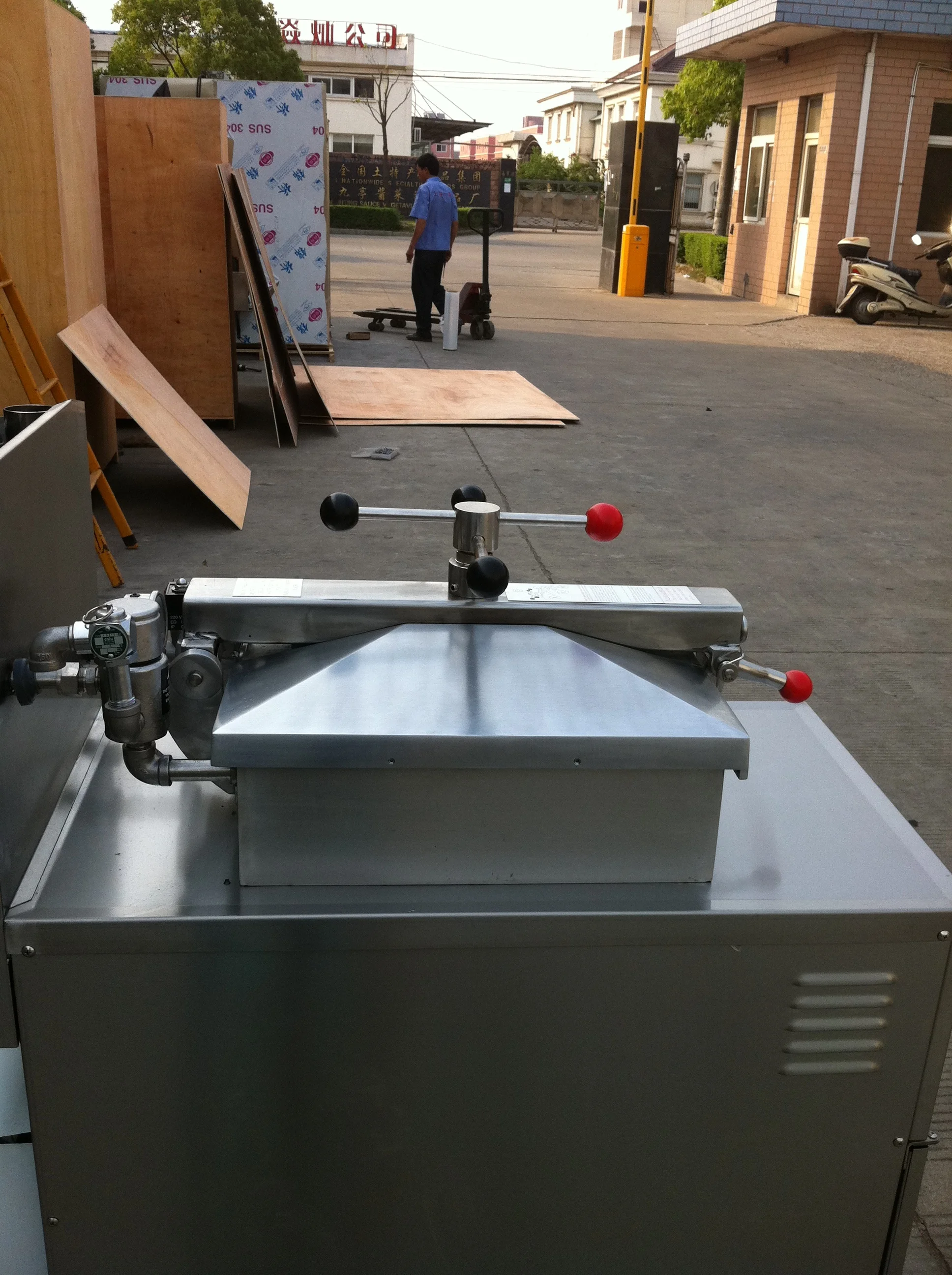 Коммерческая газовая фритюрница под давлением для кур