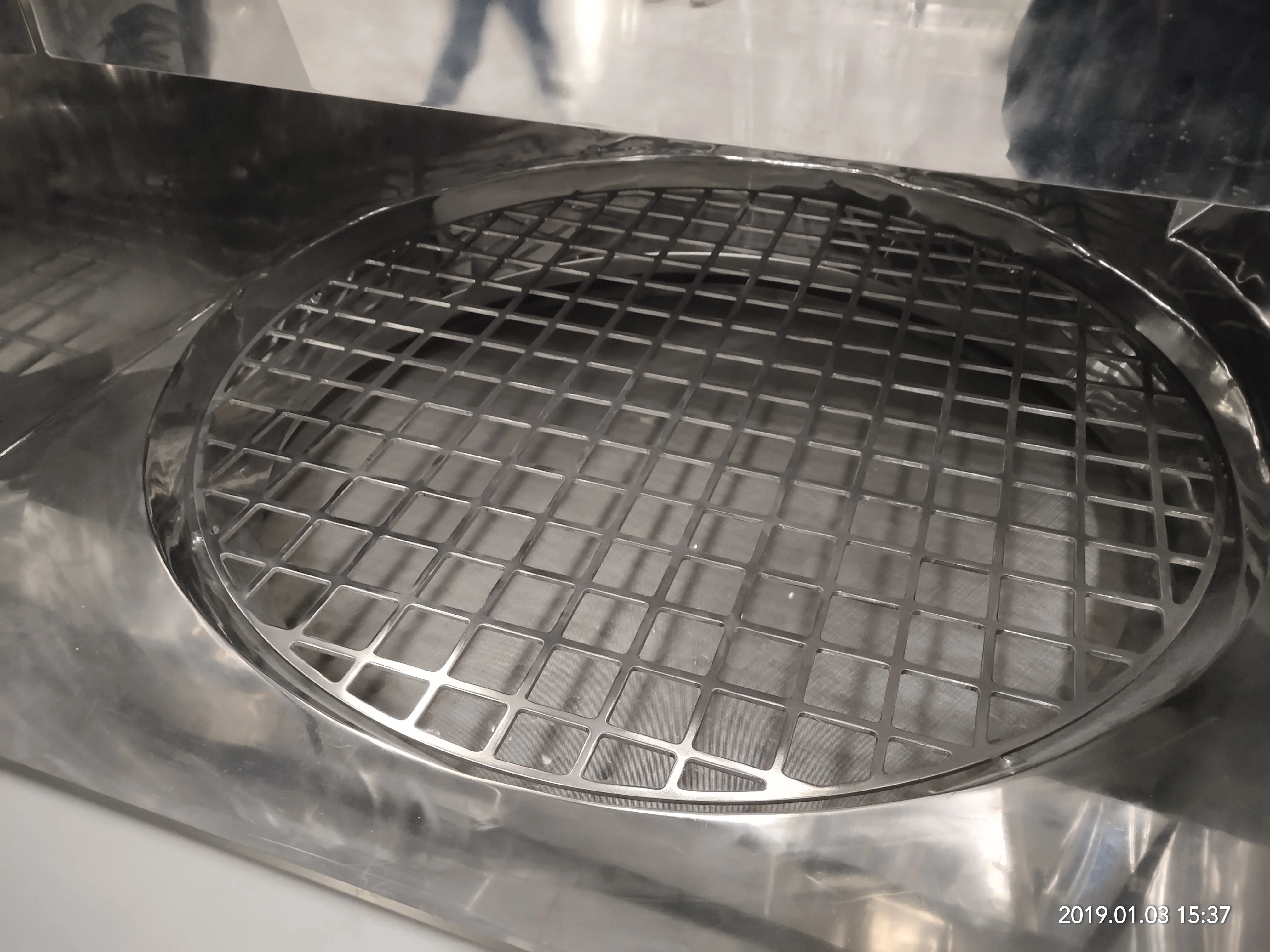 
Powder material bag dump station 