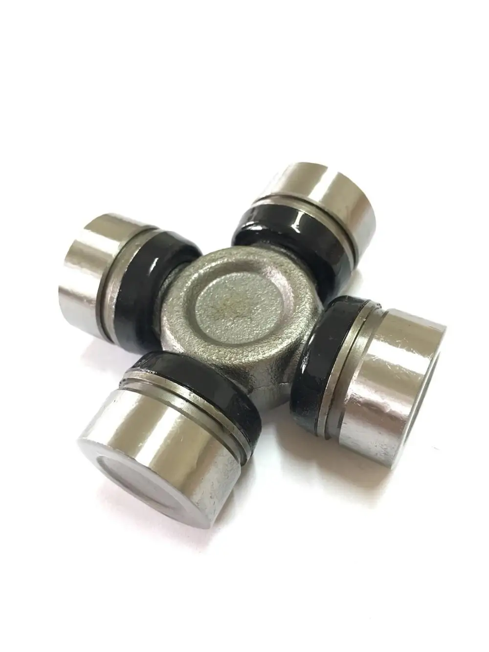UNIVERSAL JOINT OEM GUIS-52 FOR ISUZU