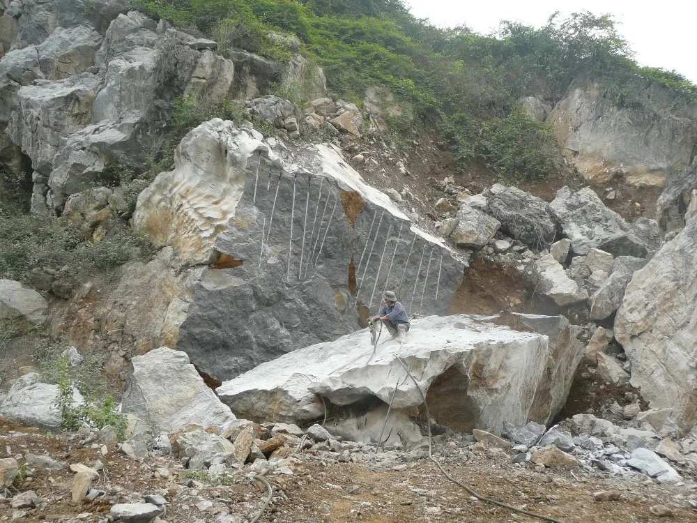 rock cracking powder