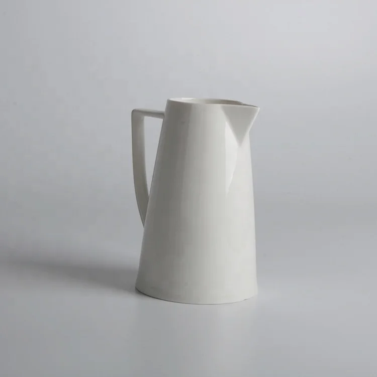 Cheap white durable wholesale fine china ceramic milk water jugs for restaurant