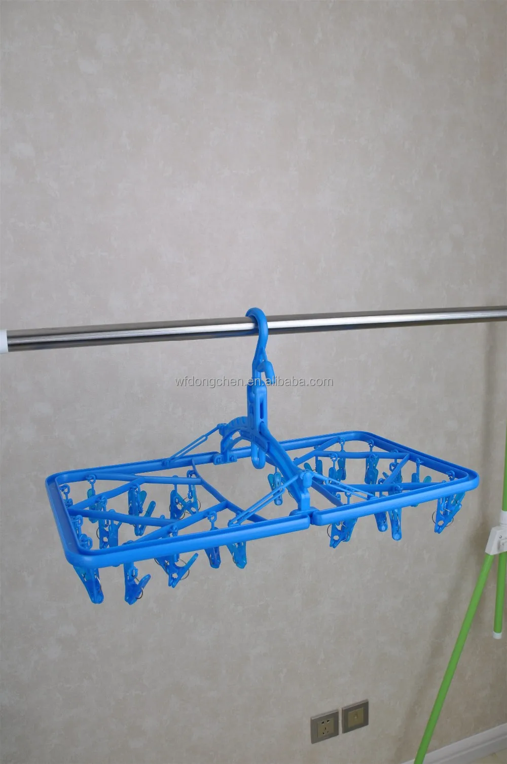 Balcony Sock Drying Hanger With 32 Pegs