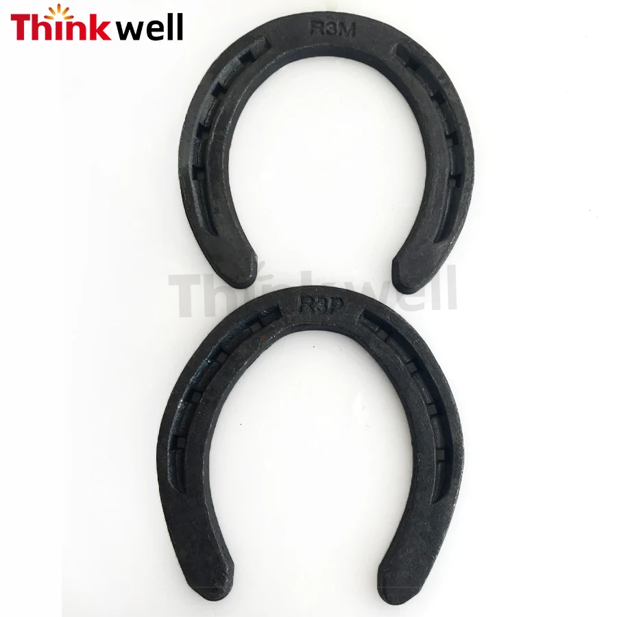 Подкова из железа для конных гонок