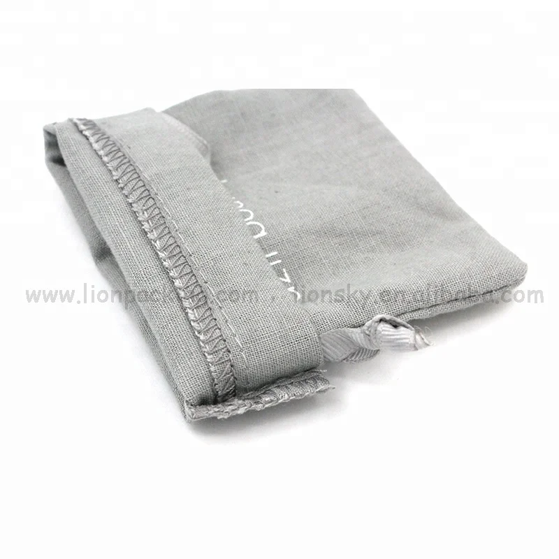 Серые простые хлопковые подарочные муслиновые подарочные мешочки на шнурке с принтом логотипа под заказ