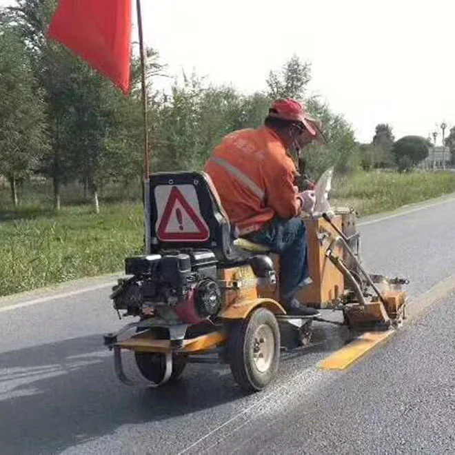 
China Famous Trademrak HW Safe Thermoplastic Automatic Road Marking Machines for asphalt High way 
