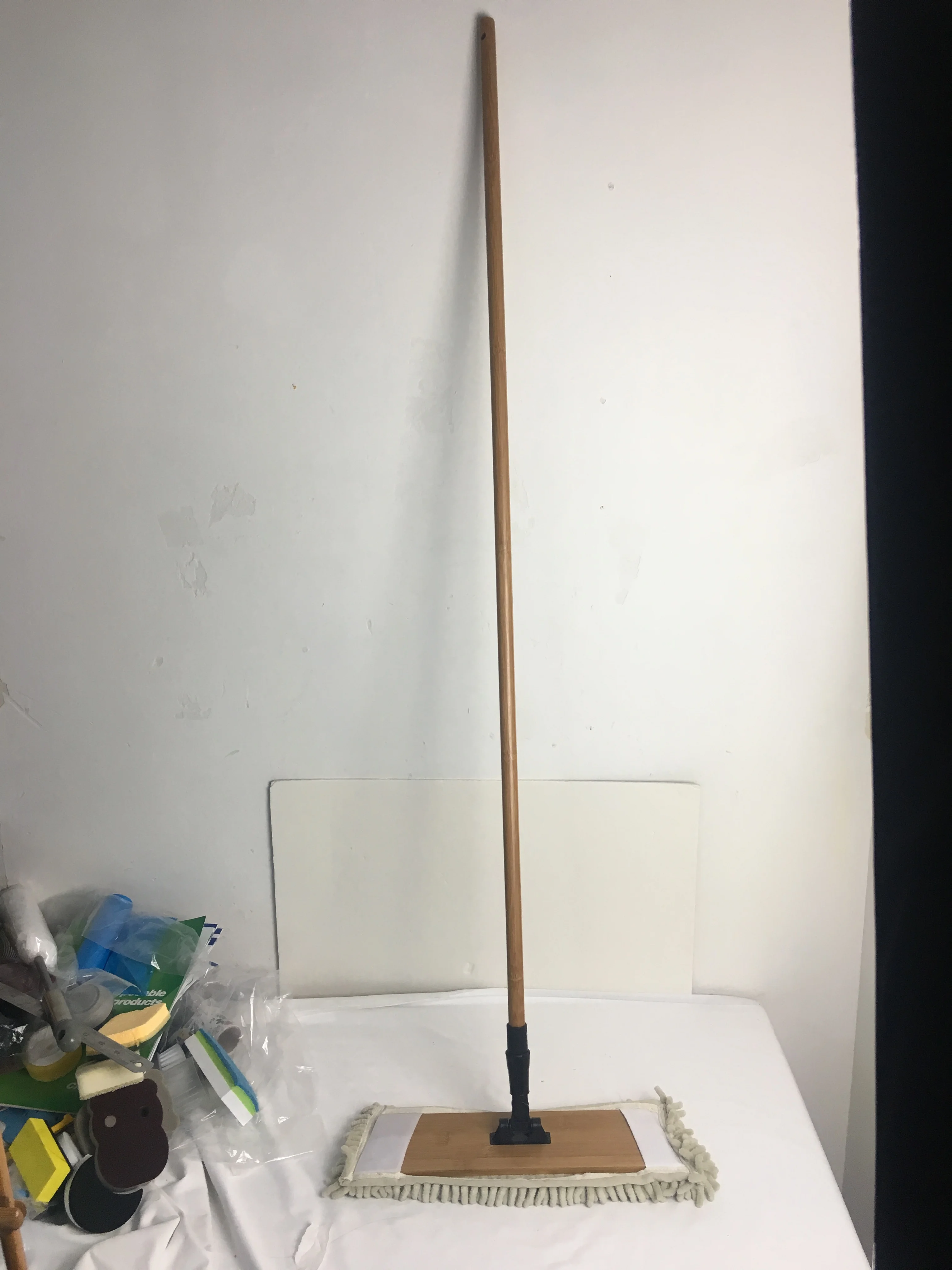 flat chenille mop with wood handle and pad