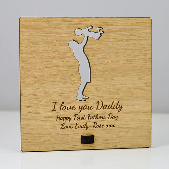 Деревянная открытка с резьбой на заказ для подарка на День отца