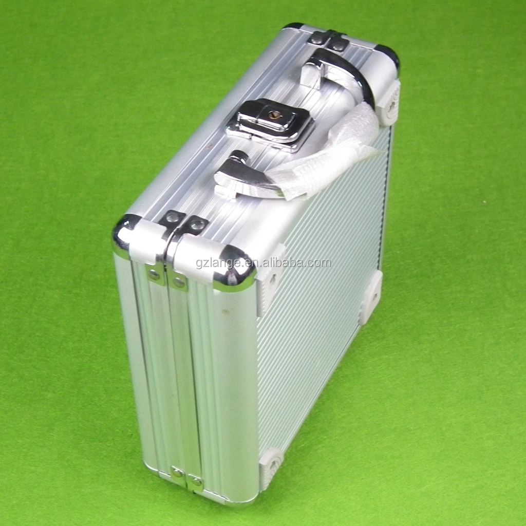 Deluxe 100PCS Clay Poker Chips Casino Poker Chip Set with Dealer Button And Dice