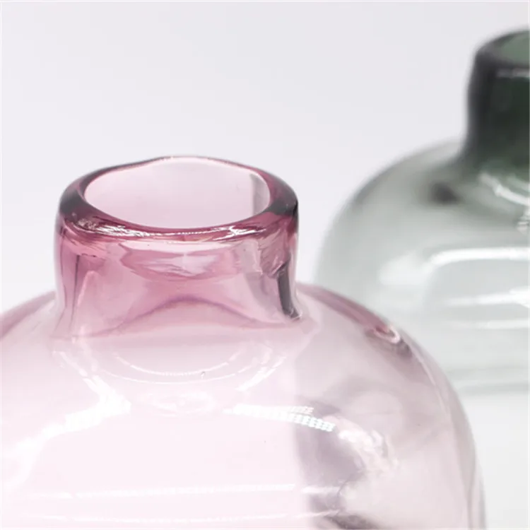 
Mouth blown glass vase is used for home decoration 