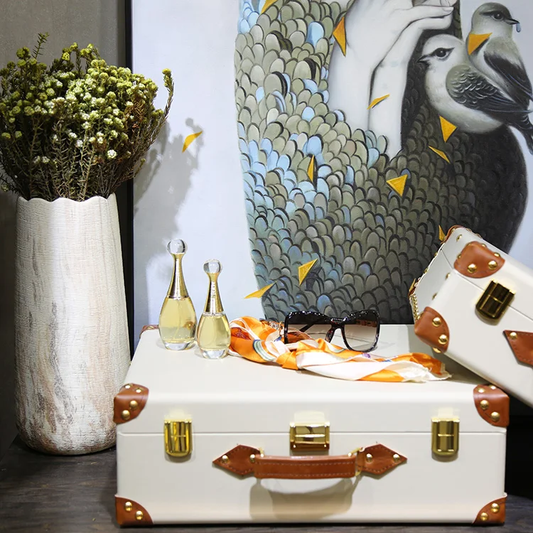 Custom High Quality faux leather decorative Vintage Suitcase Wood Frame travel suitcase