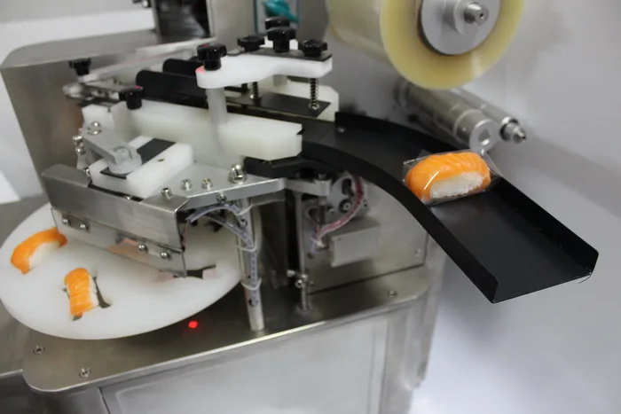 Fully Automatic Sushi Packing Machine 38 pcs  per minute