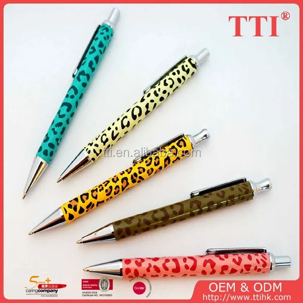 Animal pattern pen