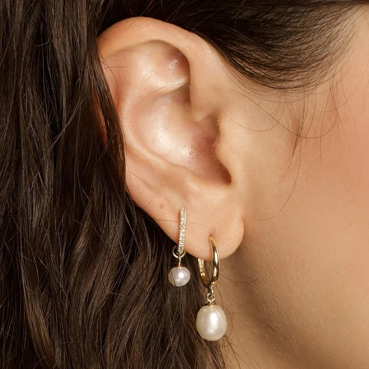 Gemnel позолоченные серьги-кольца с жемчугом и бриллиантами