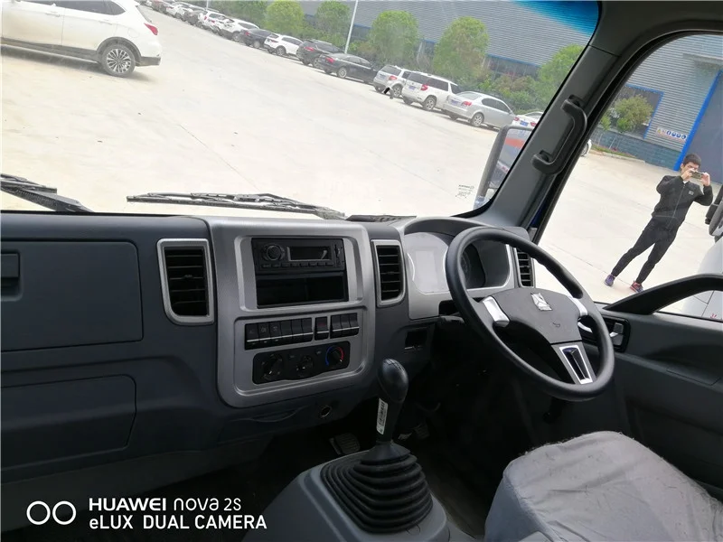 howo 4x2 6000 liters Fuel Tanker Truck with competitive price